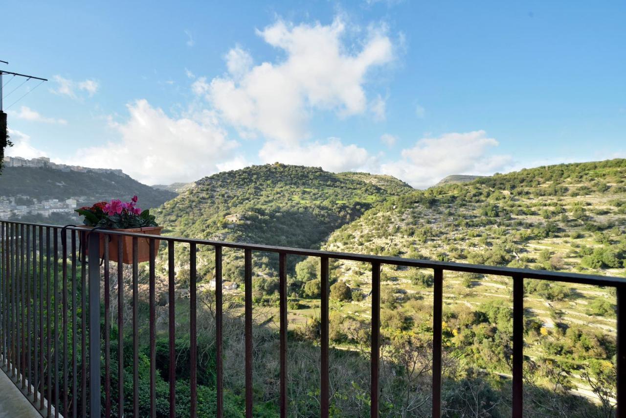 Le Luci Su Ibla - Ospitalita Con Vista Bed & Breakfast รากูซา ภายนอก รูปภาพ