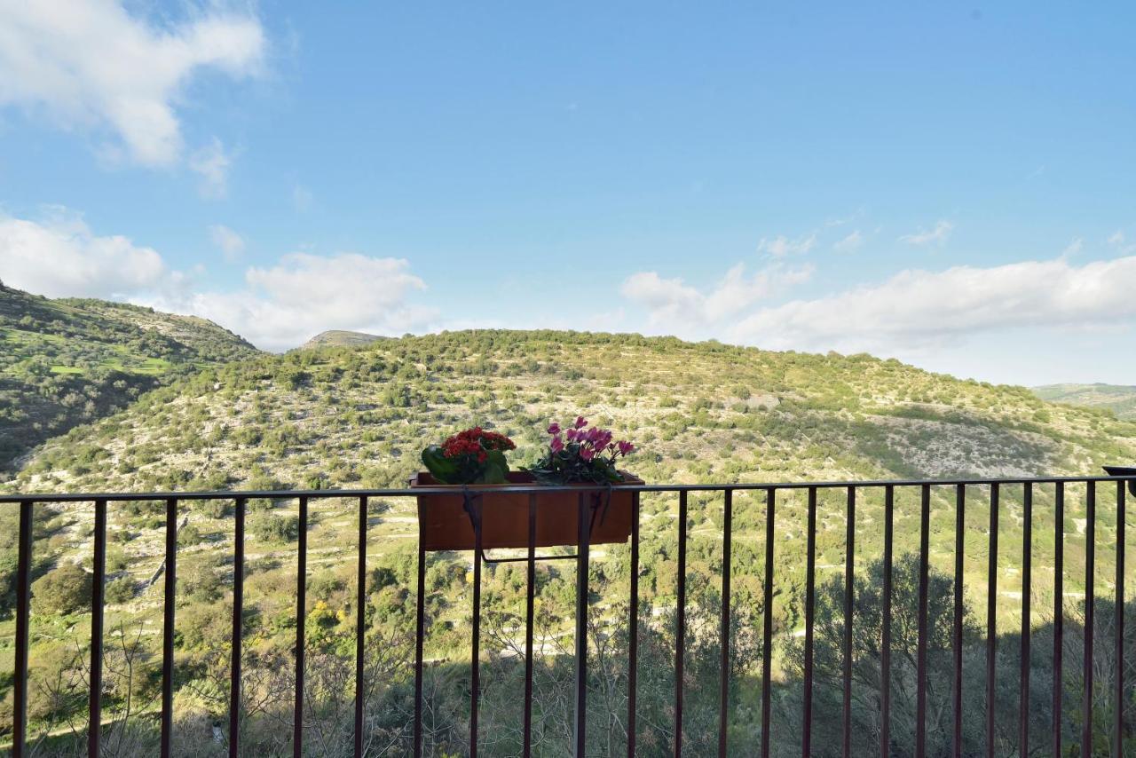 Le Luci Su Ibla - Ospitalita Con Vista Bed & Breakfast รากูซา ภายนอก รูปภาพ